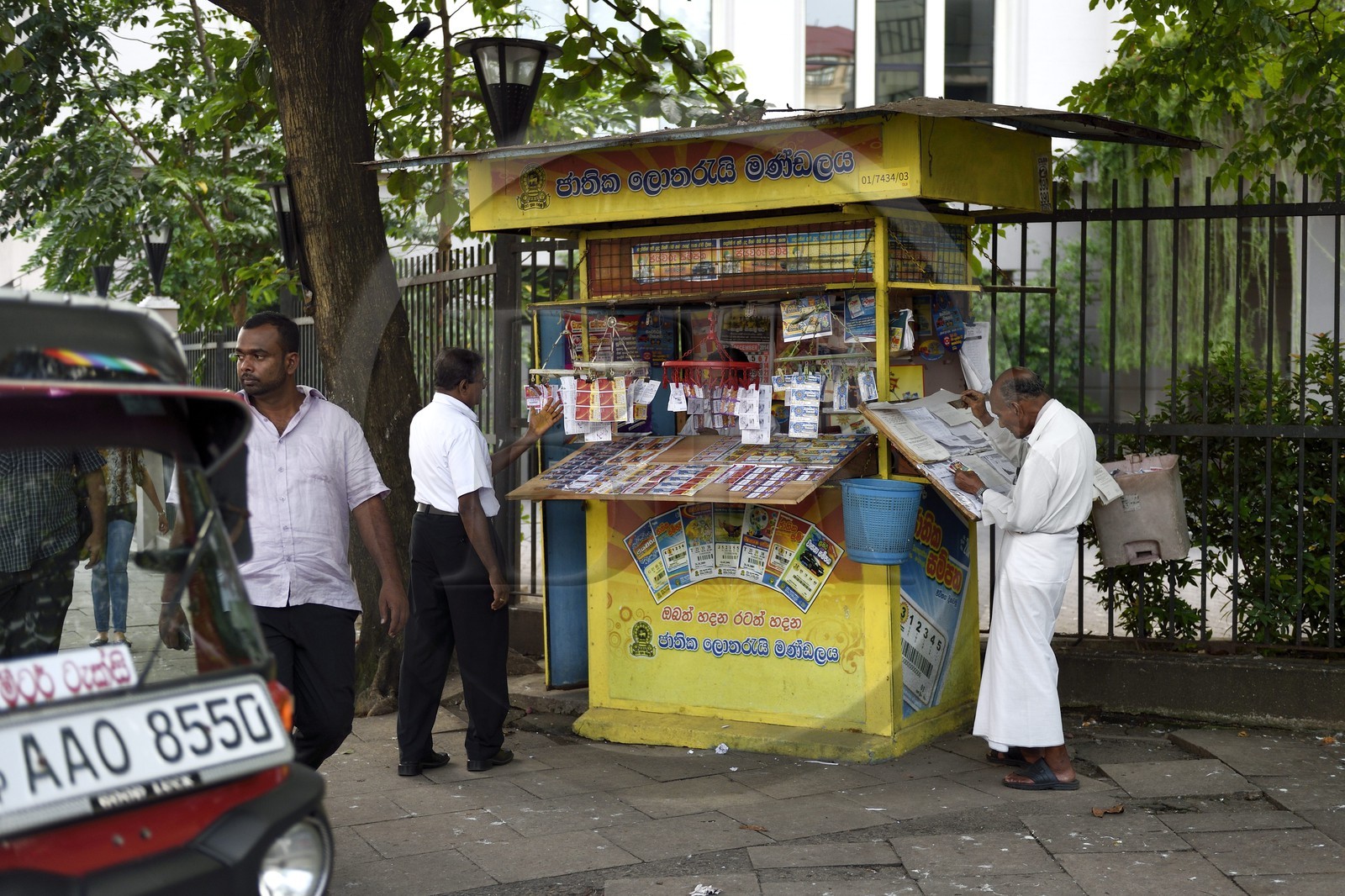 Sri Lanka, province de l'ouest, district de Colombo, Colombo, vente de tickets de loterie