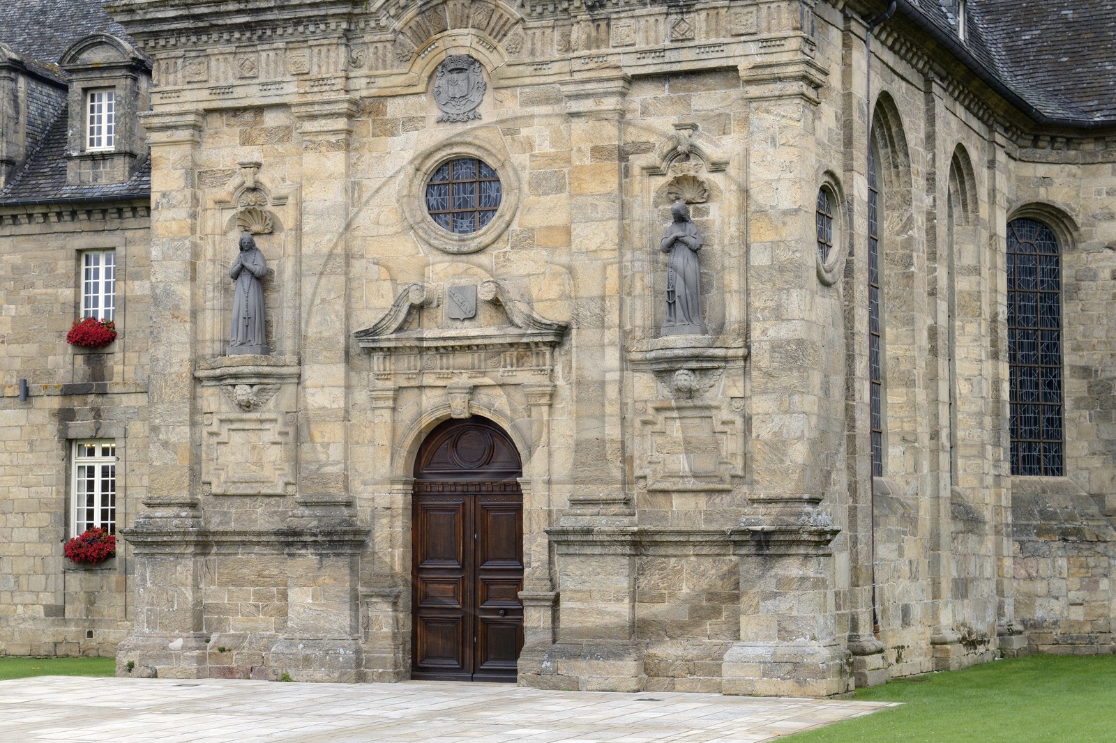 France, Côtes-d'Armor (22), Guingamp, Hôtel de Ville, ancien monastère des Augustins hospitalières