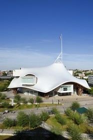 France, Moselle (57), Metz, quartier de l'Amphithéatre, le Centre Pompidou-Metz, centre d'art conçus par les architectes Shigeru Ban et Jean de Gastines