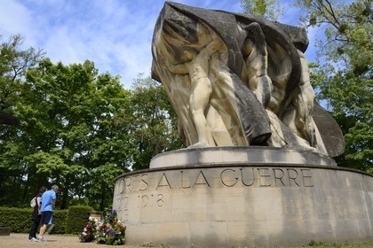 France, Rhône (69), Lyon,  le parc de la Tête d' Or, l’île du souvenir, memorial de l'architecte lyonnais Tony Garnier et du sculpteur Jean-Baptiste Larrivé grand prix de Rome en 1904 pour honorer les militaires morts au combat