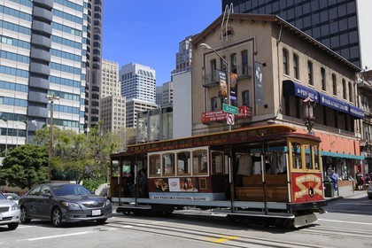Etats-Unis, Californie, San Francisco, Cable car dans Pine Street