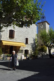 France, Var (83), Parc Naturel Régional du Verdon, l'église et la boulangerie de Trigance