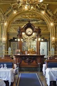 France, Paris, gare de Lyon (train station), restaurant Le Train bleu, Gilles Pudlowski