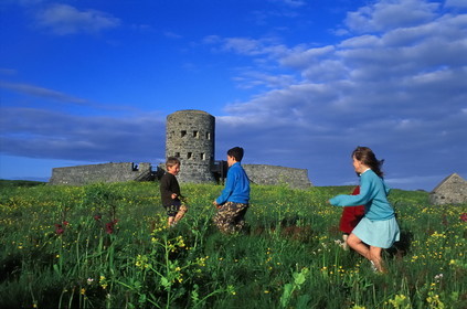 Royaume-Uni, îles Anglo-Normandes, île de Guernesey, ìRousse tower (vers 1780) précurseur des tours Martello