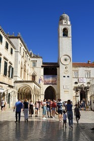 Croatia, Dalmatia, Dalmatian coast, Dubrovnik, Historic Centre listed as World Heritage by UNESCO, Placa (Stradum) pedestrian main street, the Sponza Palace left and and the Clock Tower