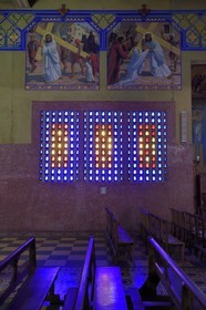 France, Alpes-Maritimes (06), Nice, l’église Notre-Dame-Auxiliatrice de style Art déco, fresque du chemin de croix réalisée par le peintre Eugène Doucet