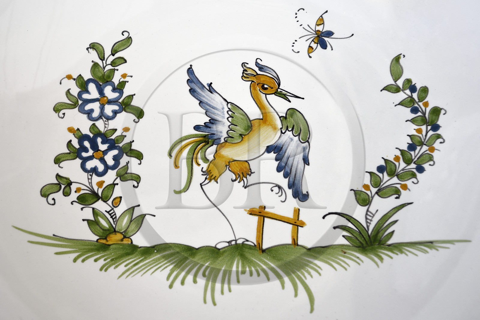 France, Alpes-de-Haute-Provence (04), Parc Naturel Régional du Verdon, Moustiers-Sainte-Marie, labellisé Les Plus Beaux Villages de France et cité de la faïence, motif traditionnel France, Alpes-de-Haute-Provence (04), Parc Naturel Régional du Verdon, Moustiers-Sainte-Marie, labellisé Les Plus Beaux Villages de France et cité de la faïence, motif traditionnel