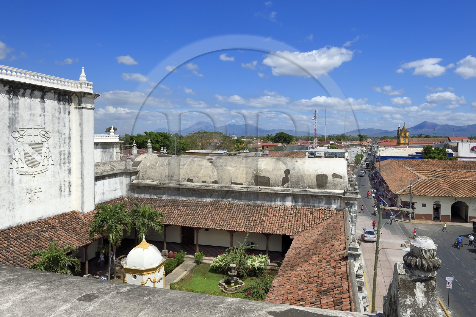 Nicaragua, Leon, le cloitre de la Cathédrale basilique royale de l'Assomption de la Bienheureuse Vierge Marie (Basilica Catedral de la Asuncion) classée Patrimoine Mondial de l'UNESCO