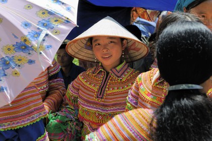 Vietnam, Lao Cai province, Bac Ha district, Can Cau market, young woman from the Flower Hmong minority