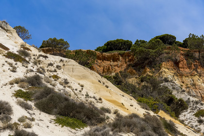 Portugal, Algarve, Olhos de Agua, les falaises rouges de Praia da Falésia