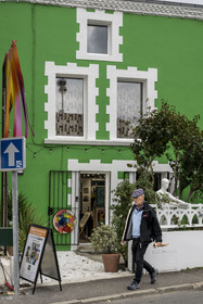 France, Loire-Atlantique (44), banlieue de Nantes, Rezé, quartier Trentemoult, galerie d'art Etonnante Galerie rue Jean Jouneau