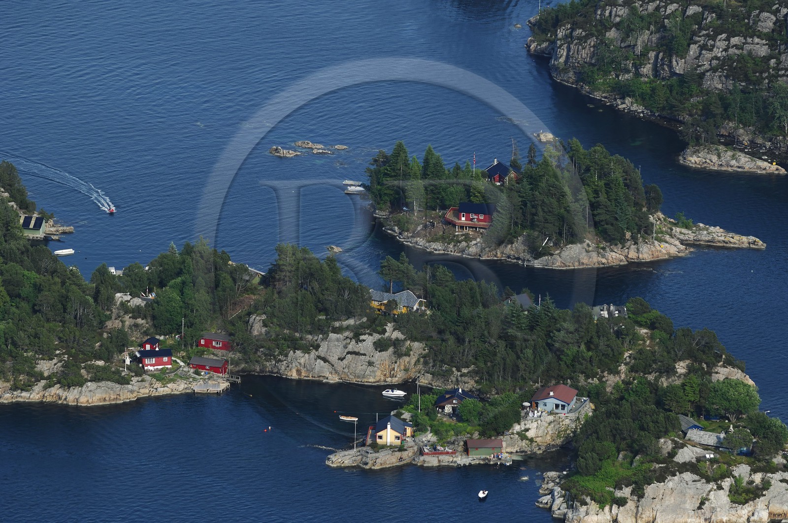 Norvège, Hordaland, région de Bergen, petites îles autour de la ville (vue aérienne)