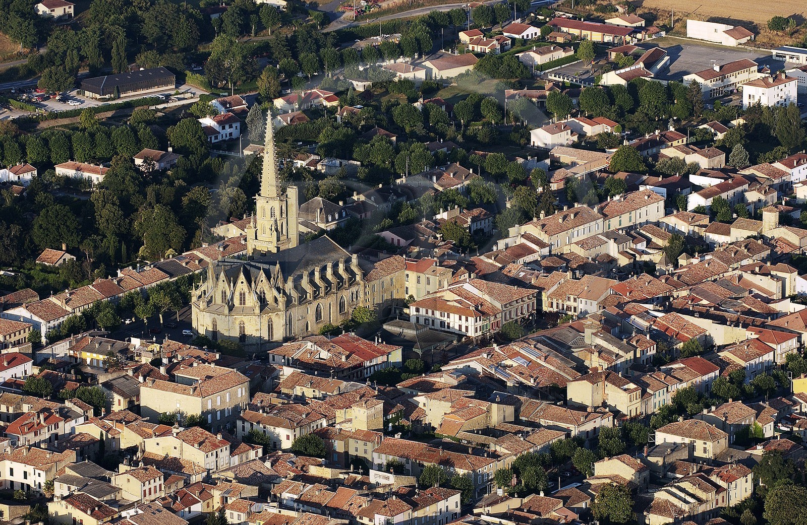 France, Ari