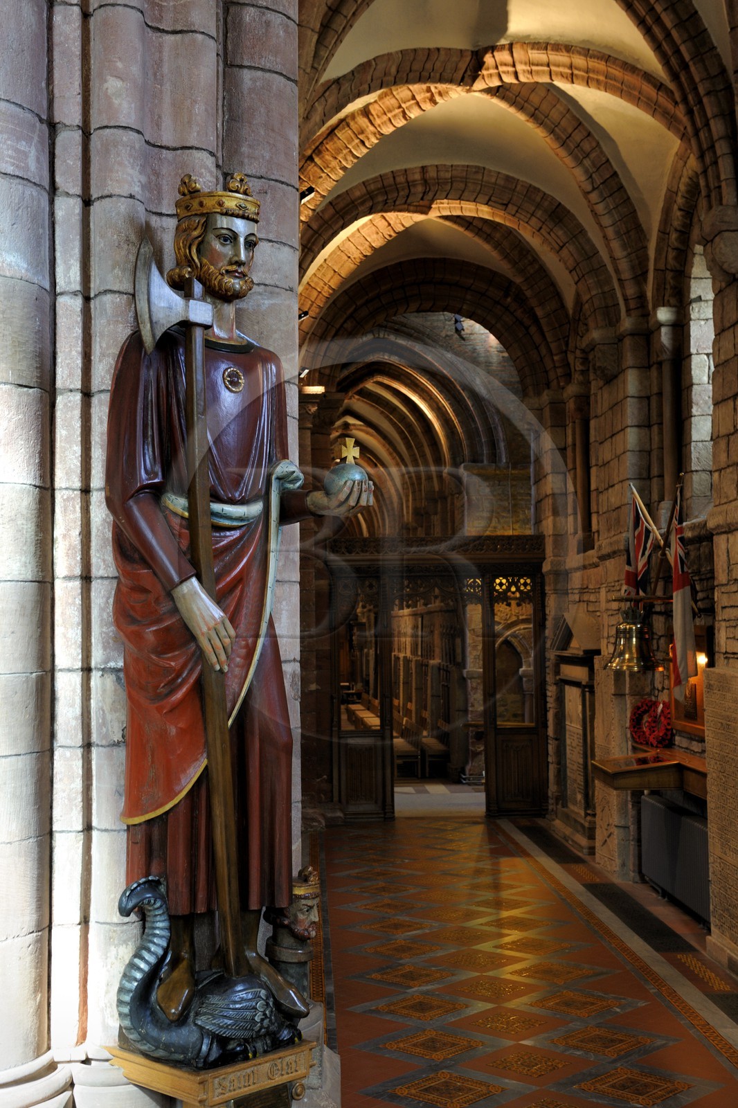 Royaume-Uni, Ecosse, Iles Orcades, Mainland, ville de Kirkwall, la cathédrale Saint-Magnus en grès rouge, Saint Olaf