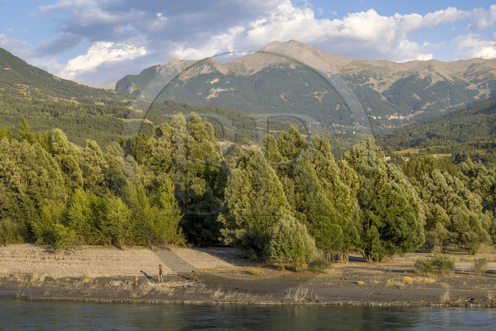 France, Hautes Alpes (05), Embrun, la Durance