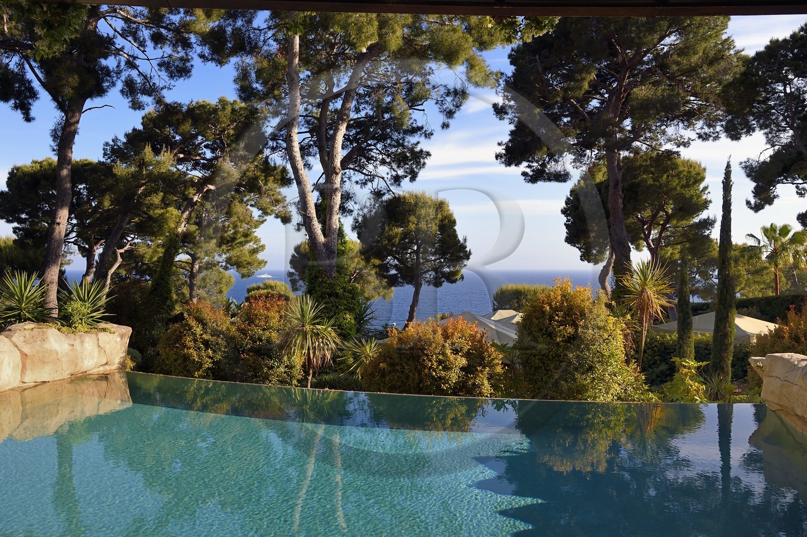 France, Alpes Maritimes (06), Saint-Jean-Cap-Ferrat, Grand-Hotel du Cap-Ferrat, palace 5 étoiles du groupe Four Seasons Hotel, piscine à débordement privée de la pool suite