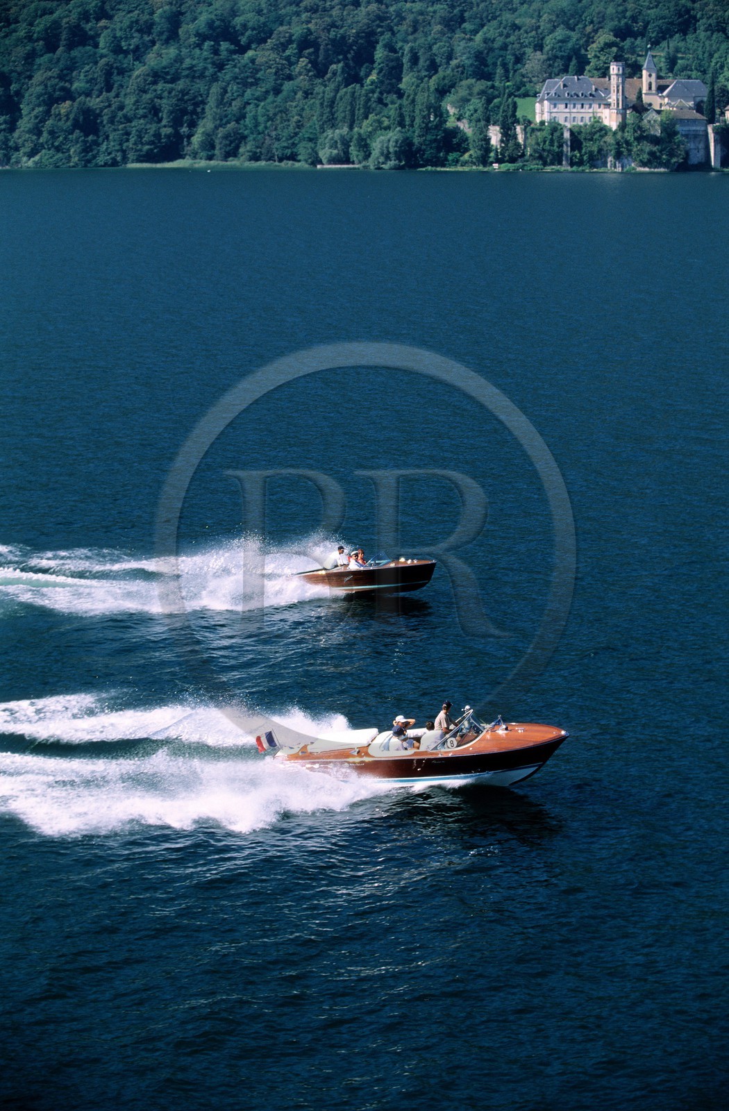 France, Savoie (73), Navig'Aix au lac du Bourget, célèbre canot automobile en bois du type Riva (vue aérienne) France, Savoie (73), Navig'Aix au lac du Bourget, célèbre canot automobile en bois du type Riva (vue aérienne)
