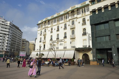 Maroc, Casablanca, place des Nations-Unies, Hotel Excelsior de style néo-mauresque, architecte Hippolyte-Joseph Delaporte (construit 1914-1916)