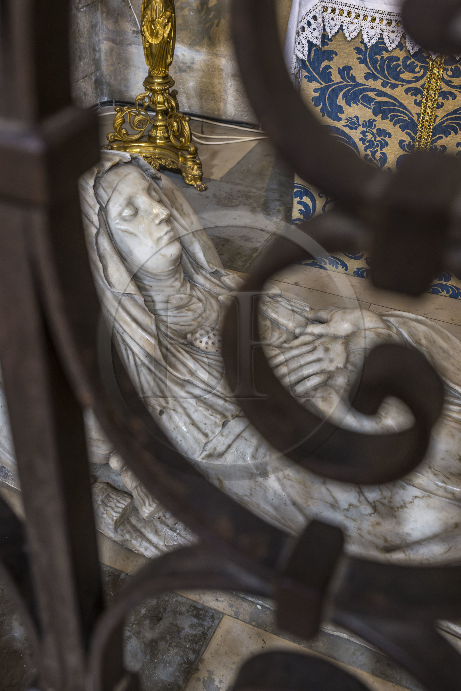 France, Bouches-du-Rhône (13), Tarascon, la collégiale royale Sainte-Marthe érigée aux XIe et XIIe siècles, gisant de Sainte-Marthe qui était positionné sur le sarcophage du IVe siècle