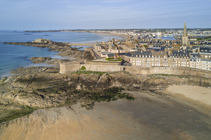 France, Ille et Vilaine, Cote d'Emeraude (Emerald Coast), Saint Malo, the walled city with the Bidouane Tower on the left and Bon Secours beach in the foreground (aerial view)