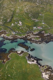 Royaume-Uni, Ecosse, Hébrides extérieures, Ile de Barra, la côte Est à Ersary (vue aérienne)