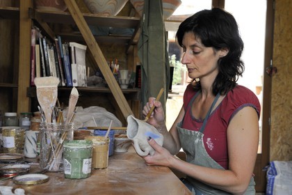France, Gard, region of the Pays d'Uzege, Saint-Quentin-la-Poterie, Christine Carotenuto at the pottery workshop Les Animals