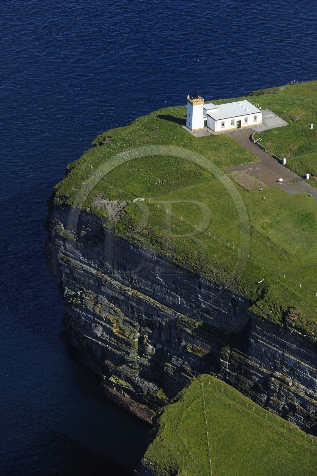 Royaume-Uni, Ecosse, Highland, le phare de Duncansby Head à la partie la plus au nord-est de l'Ecosse continentale (vue aérienne)