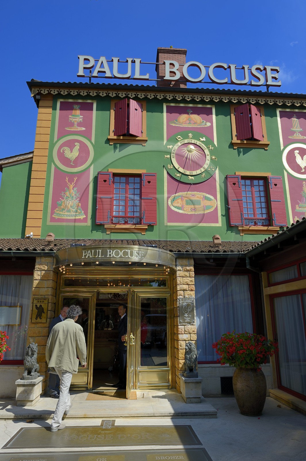 France, Rhône (69), Collonges-au-Mont-d'Or, Restaurant L'Auberge du Pont de Collonges de Paul Bocuse, trois étoiles au Guide Michelin depuis 1965