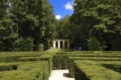 France, Indre et Loire, Chateau de Chenonceau of Renaissance style built between 1513 and 1522, the labyrinth in the park
