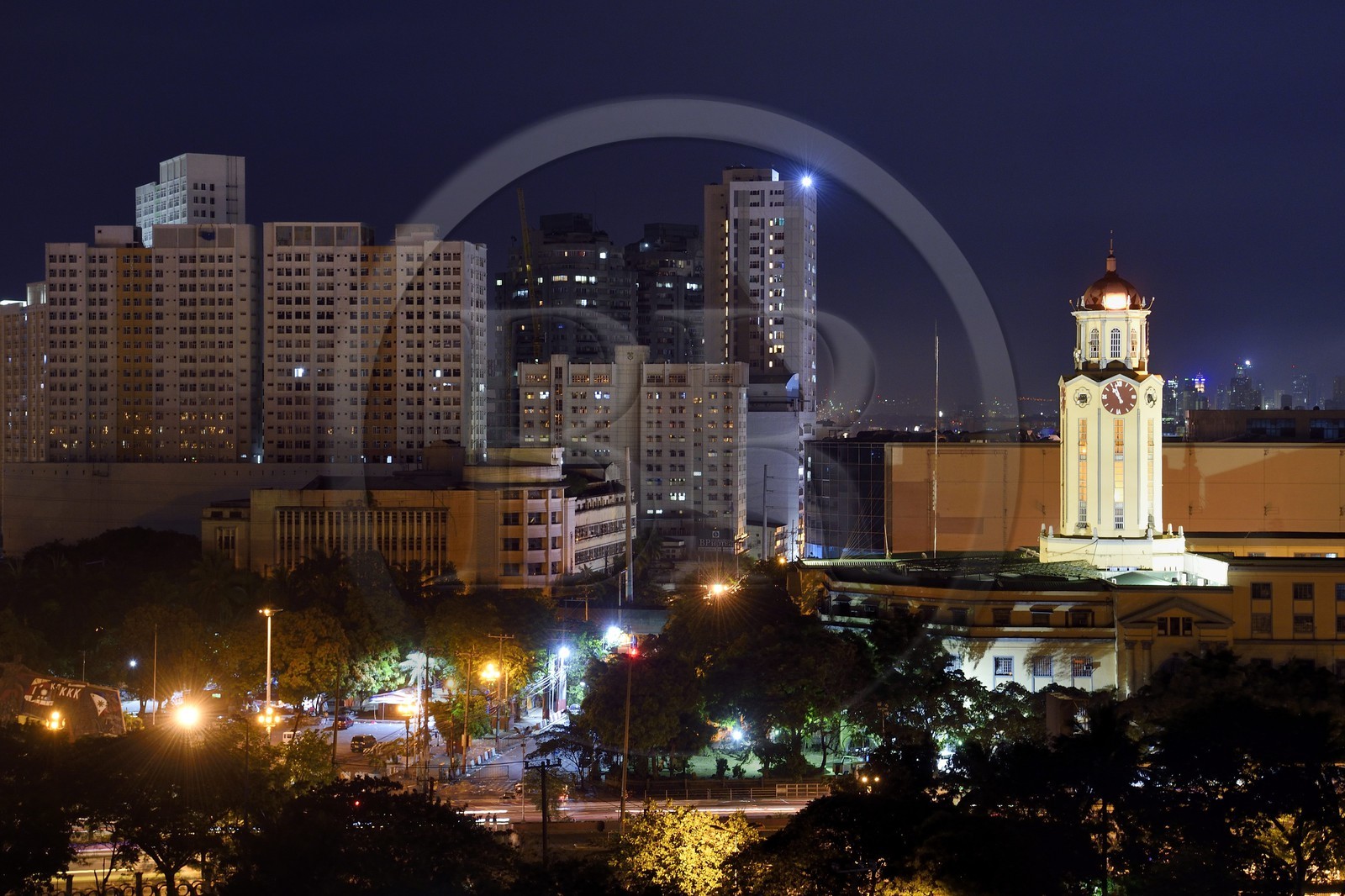 Philippines, Ile de Luzon, Manille, quartier Ermita, la tour horloge de l'Hotel de Ville