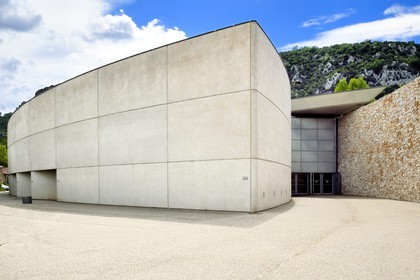 France, Alpes-de-Haute-Provence (04), Parc Naturel Régional du Verdon, Quinson, Musée de préhistoire des Gorges du Verdon conçu par l'architecte Norman Foster