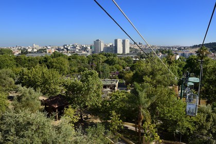 Portugal, Lisbonne, Jardin zoologique, les télécabines qui font le tour du zoo