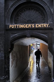 United Kingdom, Northern Ireland, Belfast, Pottinger's Entry onto Ann Street