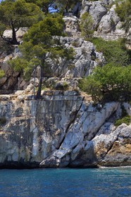 France, Bouches du Rhone, Cassis, National Park of the Calanques, Calanque de Port Miou (cove), place where the resurgence of clear water is in the sea (request for authorization necessary before publication)