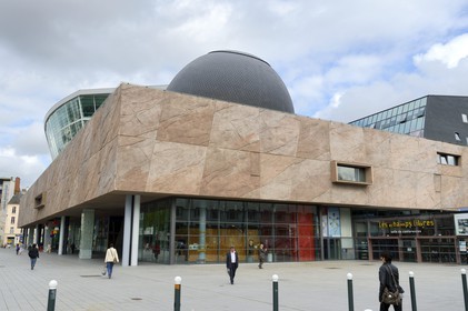 France, Ille-et-Vilaine, Rennes, building of Champs Libres from architect Christian de Portzamparc that houses the Brittany Museum (Musée de Bretagne), regional library and a science centre with a planetarium