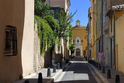 France, Bouches du Rhone, Aix en Provence, Peyssonnel street in the Mazarin quarter