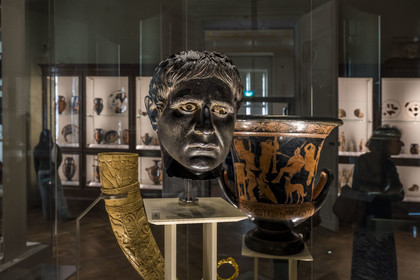 France, Paris (75), Bibliothèque Nationale de France (National Library of France), Richelieu site, the Luynes Hall, male portrait, Abruzzo (Italy), between 340 and 200 BC, this head belonged to an honorary statue of a Samnium nobleman