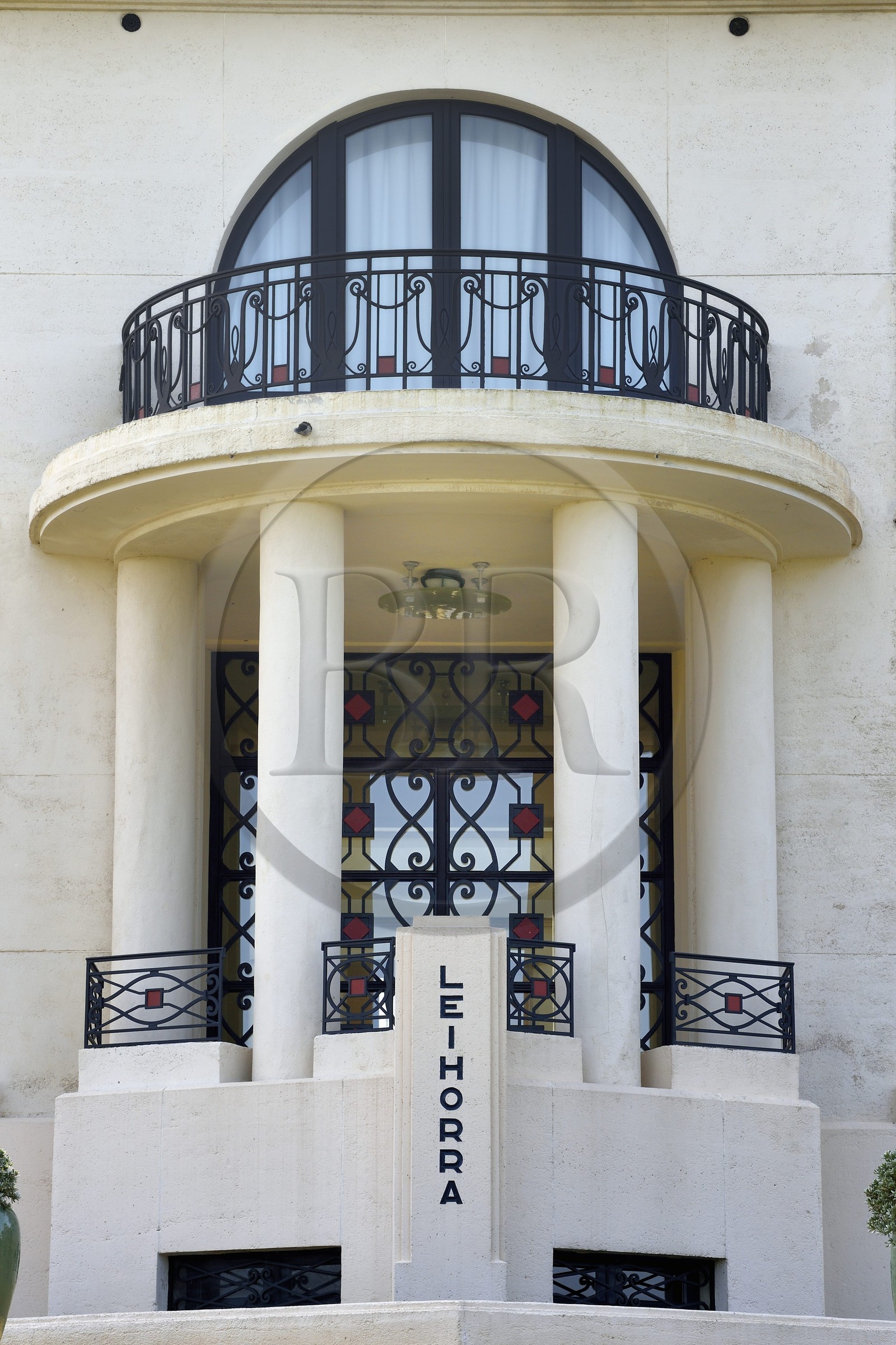 France, Pyrénées-Atlantiques (64), la côte du Pays-Basque, Ciboure, la Villa Art déco Leihorra dessiné par l'architecte Joseph Hiriart 1926