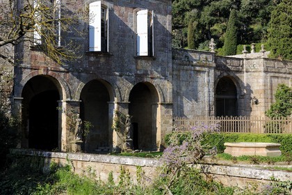 France, Aude (11), abbaye cistercienne de Fontfroide, façade du bâtiment des frères convers
