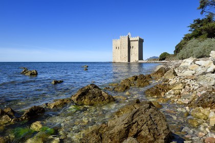 France, Alpes-Maritimes (06), Cannes, Iles de Lérins, Ile de Saint-Honorat, Abbaye de Lérins, ancien monastère fortifié élevé en 1073