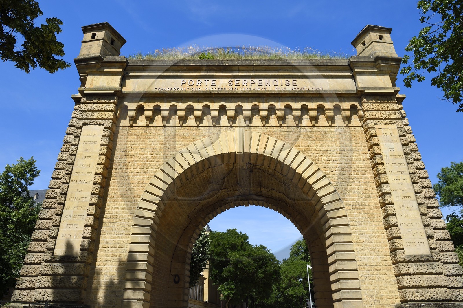 France, Moselle (57), Metz, la porte Serpenoise