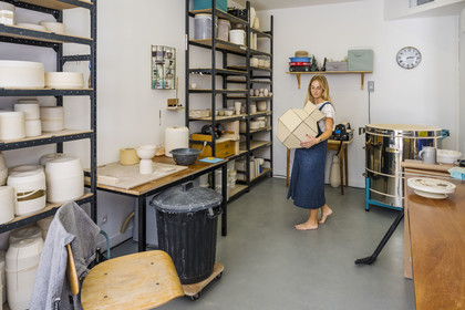France, Alpes-Maritimes (06), Vallauris, la céramiste Maureen Stengel-Guillot de l'atelier MSG Céramique
