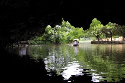 Vietnam, Ninh Binh province nicknamed Inland Halong Bay, small boat trip in Tam Coc