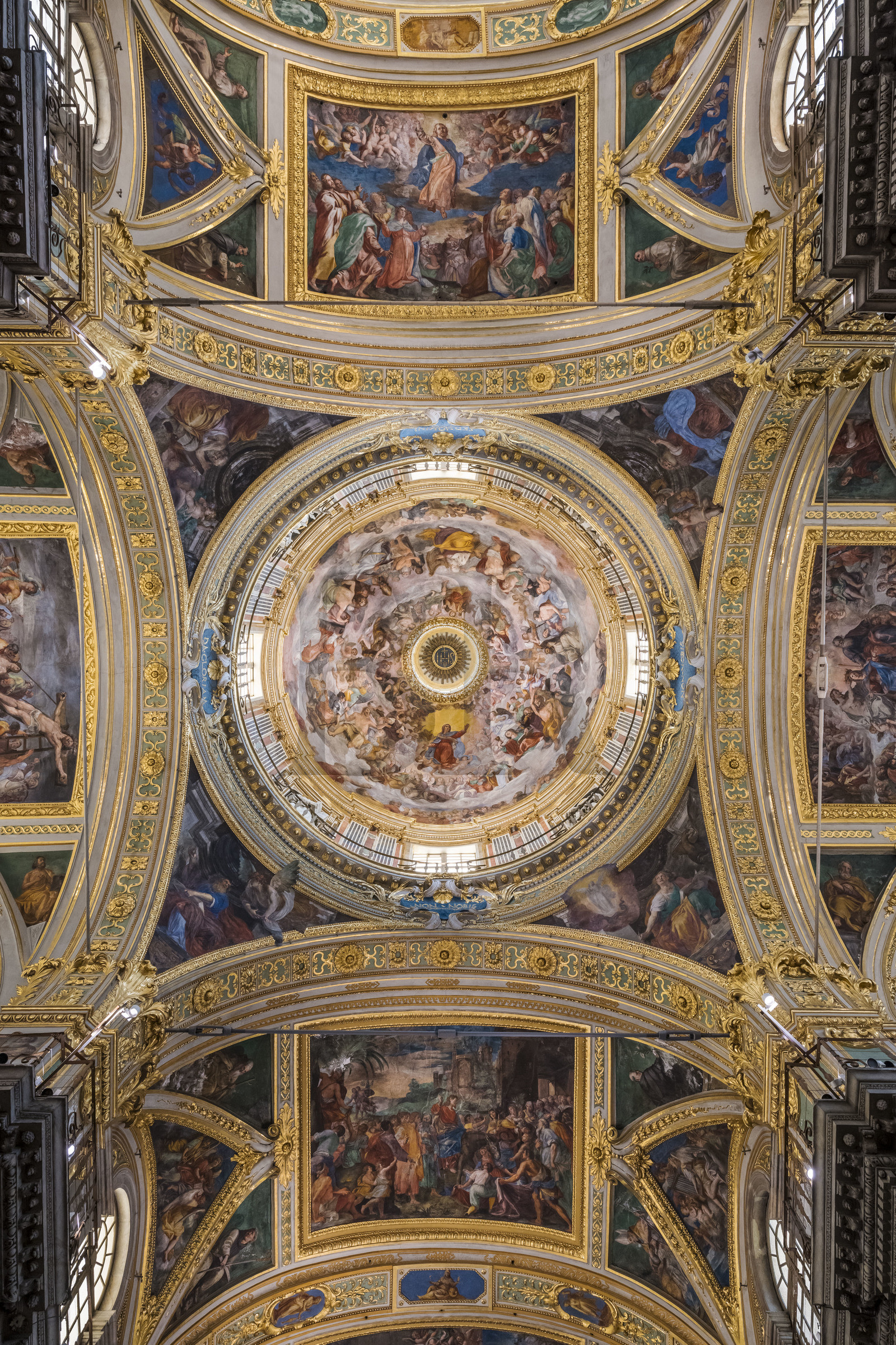 Italie, Ligurie, Gênes, Chiesa Del Gesu (église de Jésus), la coupole et le très richement décoré plafond