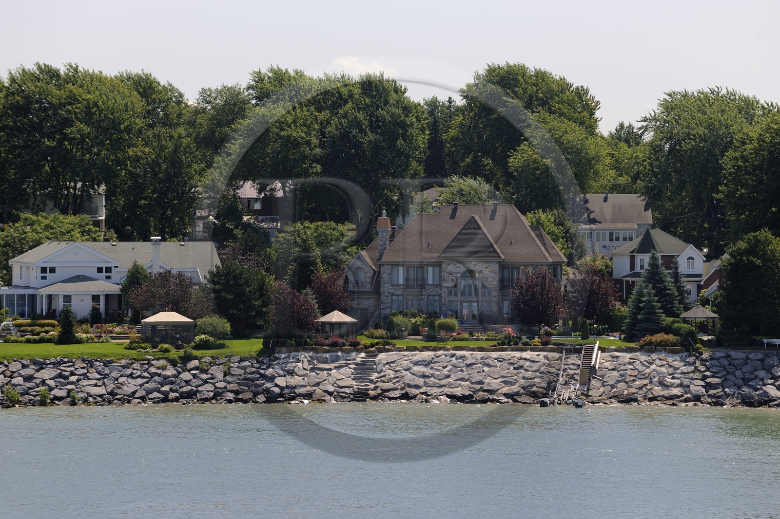 Canada, province de Québec, la rivière Saint-Laurent vers Contrecoeur