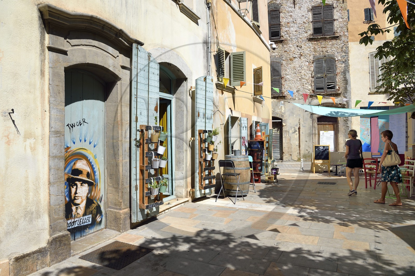 France, Var (83), Toulon, quartier du petit Chicago, dessin représentant Al Capone place des Equerres