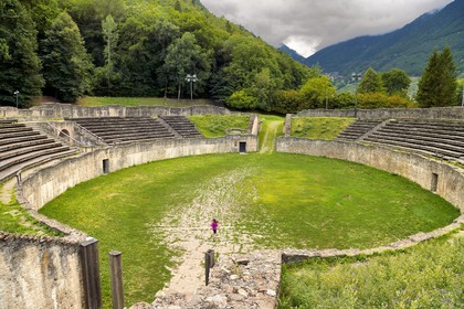 Suisse, canton du Valais, Martigny, amphithéatre romain construit au début du IIe siècle