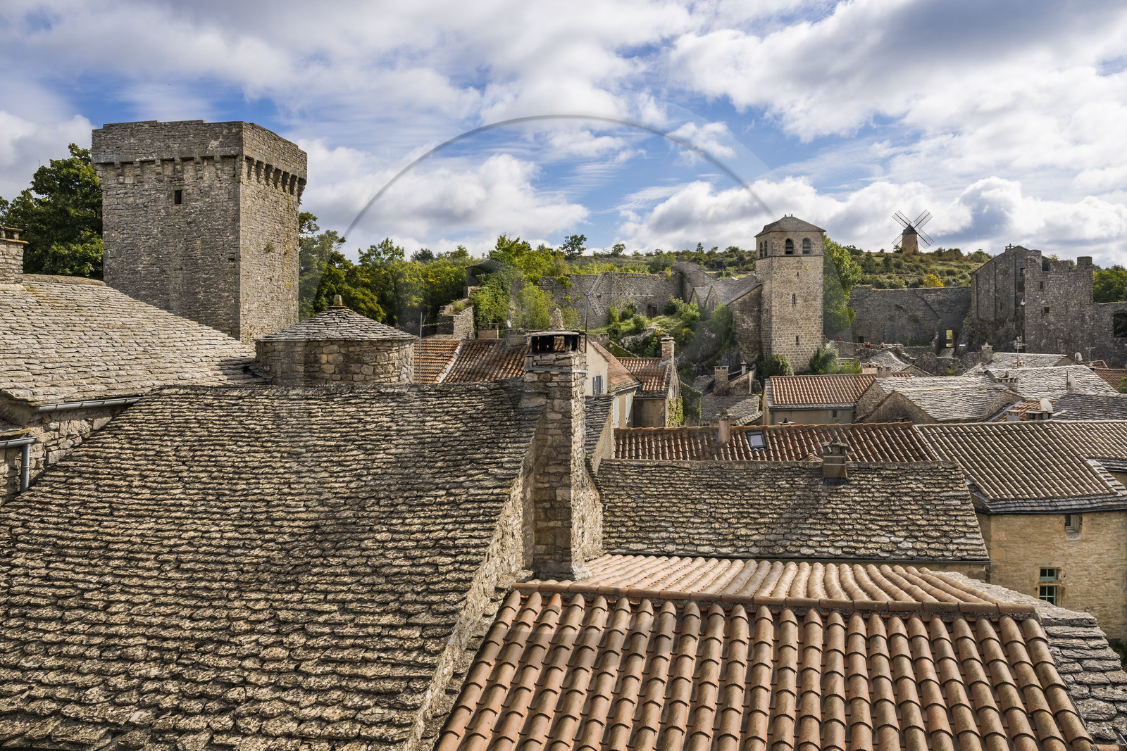 France, Aveyron (12), Causses et les Cévennes, paysage culturel de l'agro-pastoralisme méditerranéen, classés Patrimoine Mondial de l'UNESCO, La Couvertoirade, labellisé Les Plus Beaux Villages de France, village fortifié sur le plateau du Larzac