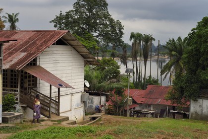 Gabon, Province du Moyen-Ogooué, Lambaréné, l'ancien Hopital Albert Schweitzer et le fleuve Ogooué