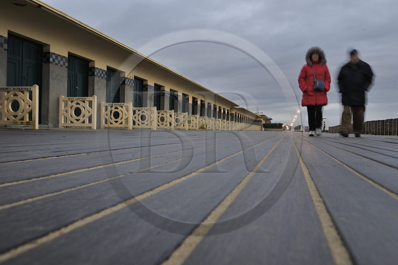 France, Calvados (14), Pays d'Auge, Deauville, les célèbres Planches sur la plage